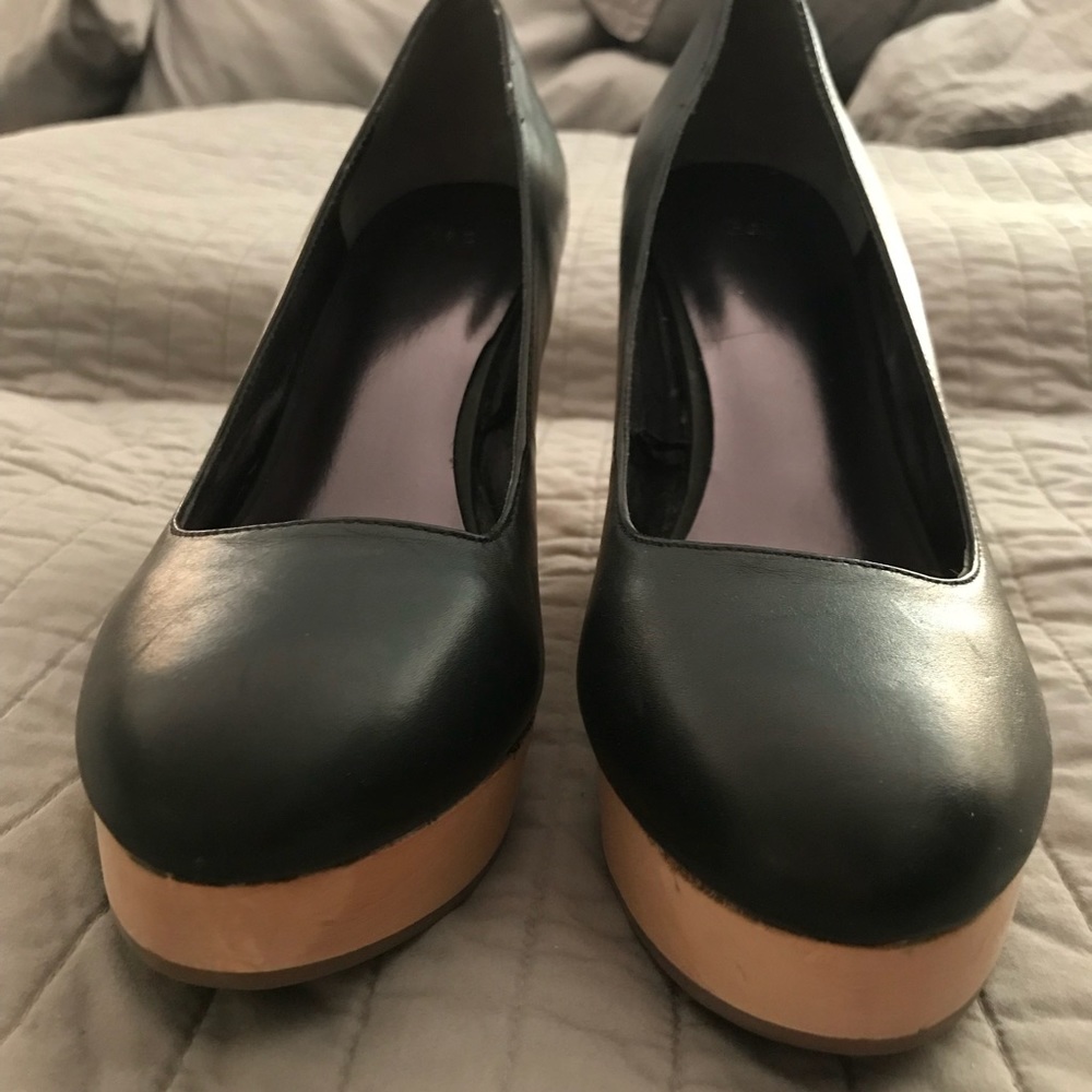 Black n blonde leather wedges - Picture 4 of 6